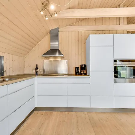 Four-bedroom In Dom wakacyjny